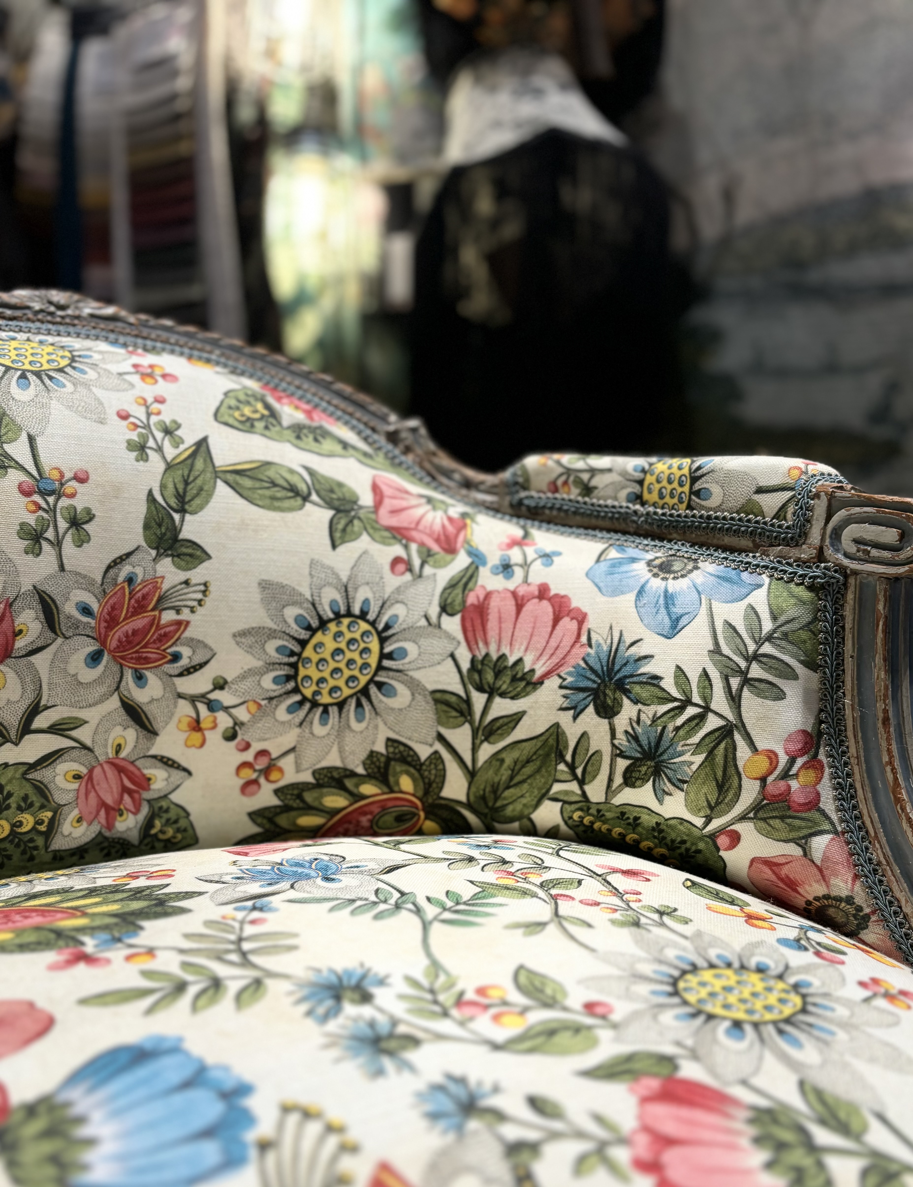 Fauteuil de style Louis XVI rénové par l'Atelier Anne Lavit Lyon
