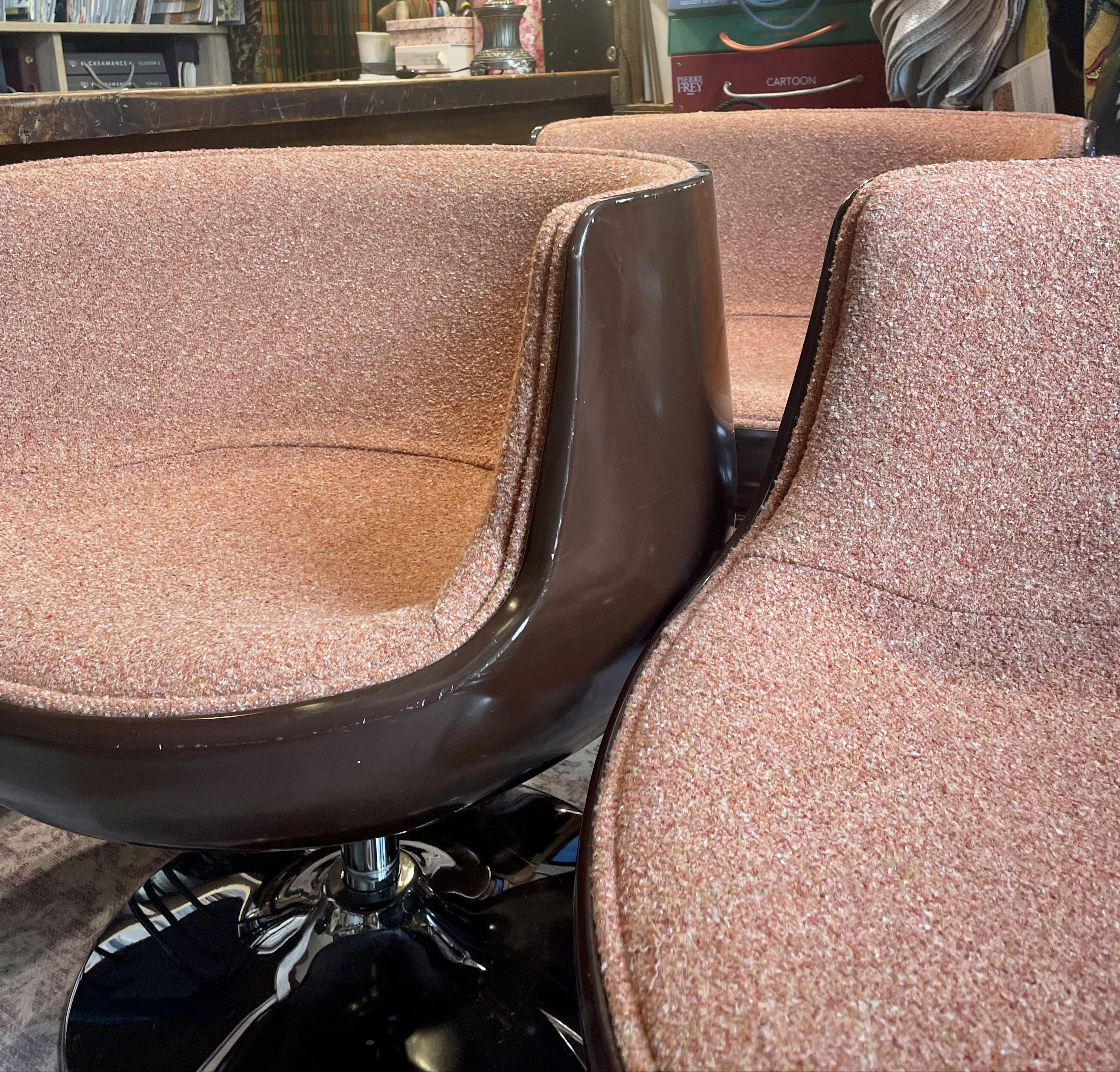Rénovation fauteuil coque Space Age