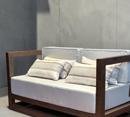 De Marrakech à Lyon : Métamorphose sur-mesure pour un canapé outdoor d'exception